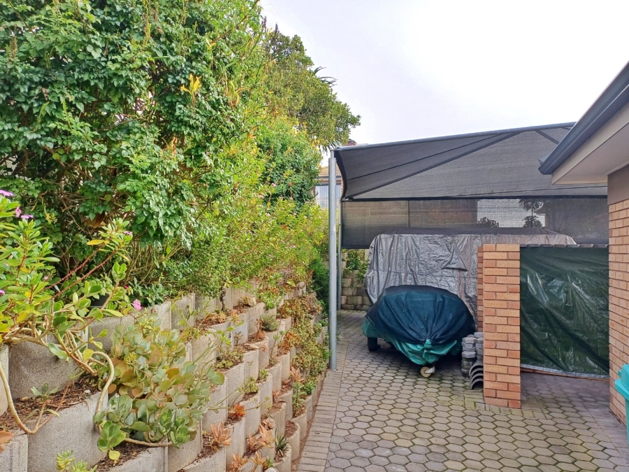 3 Bedroom Property for Sale in Reebok Western Cape